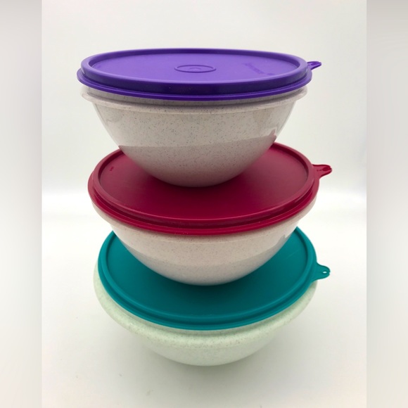 Tupperware set of 3 bowls with lid # 229, 228, 227 - Picture 1 of 6
